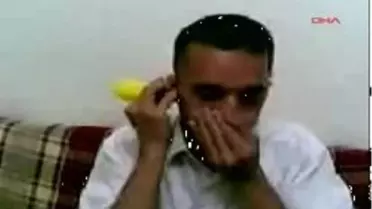 Kulaklarıyla Balon Şişiriyor