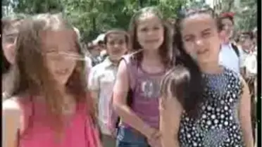 Bursa'da Cam Kemik Hastası İki Çocuk Karnelerine Aldı