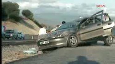 Aydın - Emniyet Kemeri Takmadı, Öldü
Otomobilde Emniyet Kemeri Takmadığı Belirtilen Sürücü Ölürken, Kazadan 4 Arkadaşı Burnu Bile Kanamadan Kurtuldu