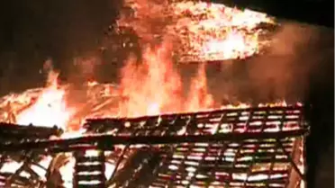 Kereste Dükkanları Alev Alev Yandı