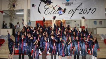 Bahçeşehir Koleji Lisesi'nde Görkemli Mezuniyet!