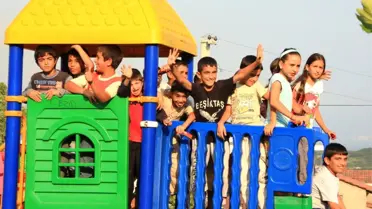 Dilovası’nda Çocuklardan Tezahürat; Çalışınca Oluyor!
