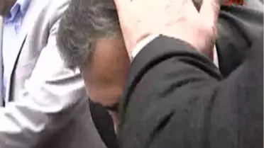 Eroğlu'nun Başına Makas Düştü