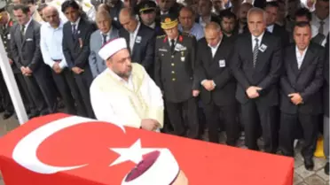 Şehit Asteğmen Gözyaşlarıyla Uğurlandı