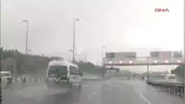 Yağmur, Kazaları Da Beraberinde Getirdi..