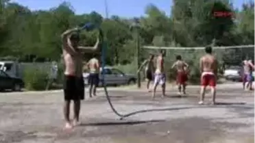 Munzur'da Plaj Keyfi