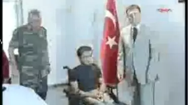 Diyarbakır - Tekerlekli Sandalyesi Çalınan Engelli Gence Valilik Akülü Araba Verdi