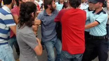 Kocaeli Valiliği Önünde Arbede