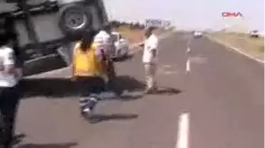 Aksaray-Askeri Araç Devrildi: 2´Si Asker 3 Yaralı