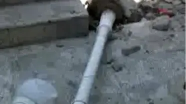 Konya - Şoförü Arı Sokunca Kamyon, Duvarı Yıkıp Evın Bahçesıne Gırdı