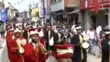 Kırkpınar Başpehlivanları Şile'de Er Meydanına Çıktı...
İstanbul Kırkpınar Başpehlivanları Şile'de Er Meydanına Çıktı...