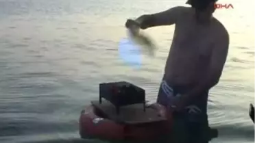 Denizde Mangal Yakıp Yasağı Böyle Deldi