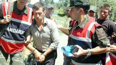 Suçu 17 Yaşındaki Kardeş Üstlendi