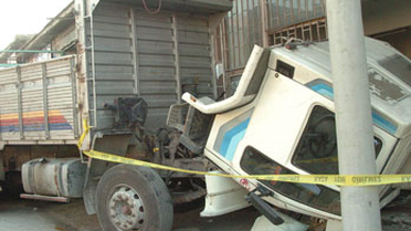 Kendi Kamyonunun Altında Kalarak Öldü