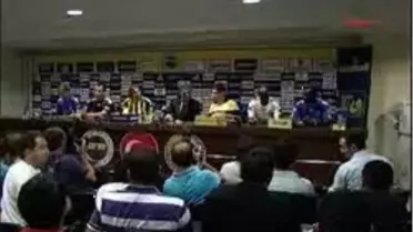 1Fenerbahçe'de Yeni Transferler İçin İmza Töreni Yapıldı