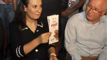 Bakan Çubukçu Bayrampaşalı Komşuların İftarına Konuk Oldu