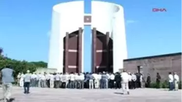 Gemlik-3'Üncü Cumhurbaşkanı Bayar Umurbey'deki Anıtmezarı'nda Anıldı