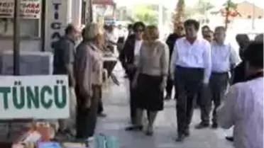 Bakan Kavaf'dan Esnaf Ziyareti
Bakan Kavaf'dan Esnaf Ziyareti