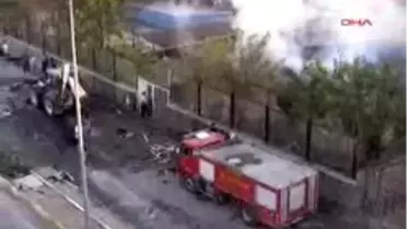 Cizre´De Göstericiler Karayolları Binasını Yaktı