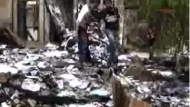 Cizreli Çocuklar Küllerin İçinde Kitap Defter Aradı