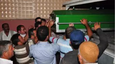 Adana'da Tarım İşçilerini Taşıyan Midibüs Devrildi