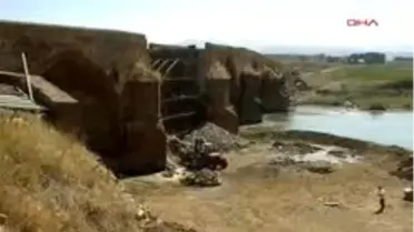 Erzurum - Mostar'ı Yapanlar Çobandade'ye Soyundu
712 Yaşındakı Köprü, Onarıma Alındı