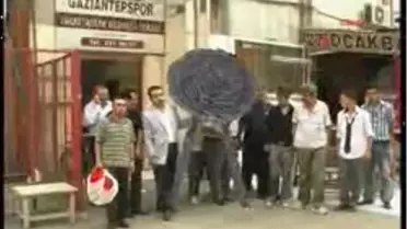 Gaziantepspor Taraftar Derneği'nden Hakemlere Siyah Çelenk