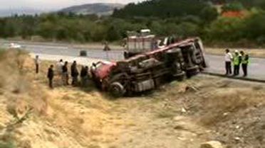 Uşakek Görüntülerlekaza Yapan Otomobilde Bomba Düzeneği İddiası