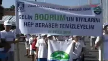 Bodrum´Da Sahil Ve Deniz Dibinden 250 Torba Çöp Toplandı