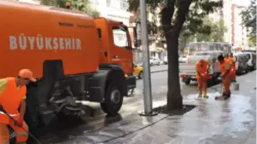 Ankara 'Sonbahar Temizliği'ni Sürdürüyor