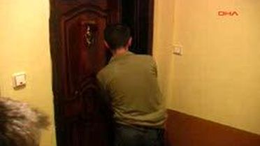 Zonguldak - Polisin 1 Saatte Açamadığı Kapıyı Hırsızlar Açtı