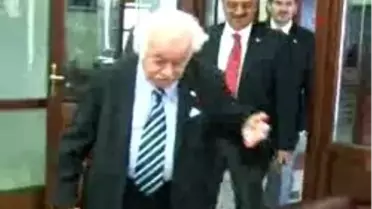 Rize - Işıkara : 'Ecevit Beni Aradı, ?Bu Söylentiler Nedir? Diye Sordu. Kale Almamasını Söyledim '
Deprem Dede Sözlerıne Açıklık Getirdi :