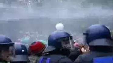 Almanya ?Stuttgart Savaşı? Tartışıyor