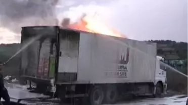 'Kamyon Yanıyor, Sürücü Habersiz'