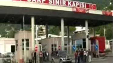 Artvinyenidensarp Sınır Kapısı'nda Hayat Durdu
