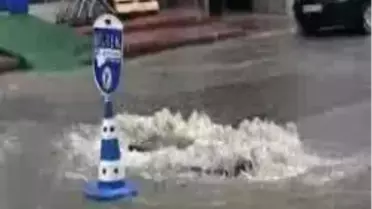 Sağanak Yağış Sonucu Sel Maydana Geldi