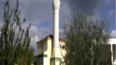 Camide Tek Başına
