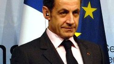 Sarkozy'e Direniş Sertleşiyor