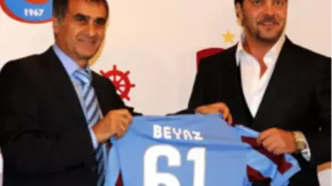 Trabzonspor'un İmza Töreninde Beyaz Şov