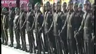 İzmir'de Kutlamalar Coşkulu Başladı