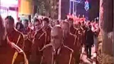 Antalya Başkandan Vals Ve Zeybek Gösterisi