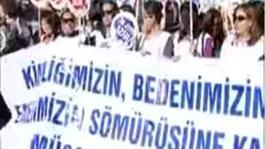 Kadınlar 'Erkek Şiddeti'ni Protesto Etti