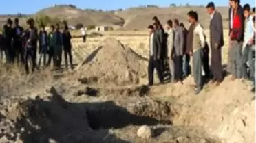 Baba Mezar'da İsyan Etti