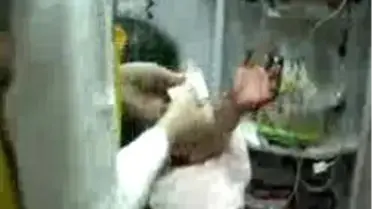 Arkadaşları 'Kılıbık' Dedi, Karısını Bıçakladı