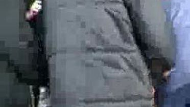 Annesinin Elinden Yola Fırladı, Otomobil Çarptı