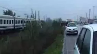 Aydın´Da Yük Treni Otomobile Çarptı: 4 Ölü