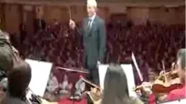 Belediye Başkanı Orkestra Yönetti