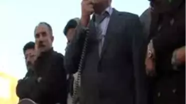 Taş Yağmuruna Tutulan Polis Böyle Korundu