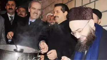 Bakan Ve Başkan Cübbeli'nin Vaazını Dinleyip, Aşure Dağıttılar