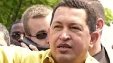 Chavez ile Clınton El Sıkıştı